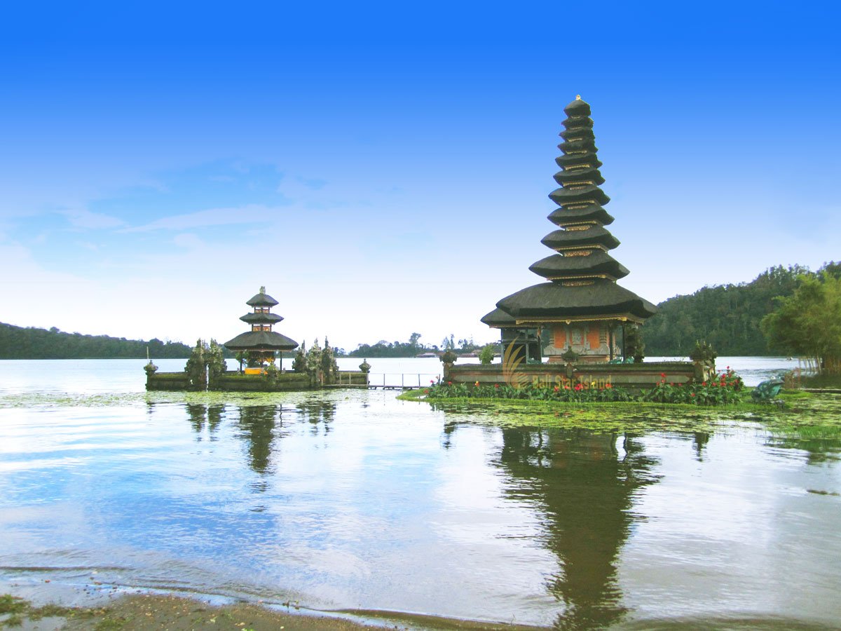 Bedugul Бали. Джимбаран Бэй храм. Бали картинки фото. Beratan Lake Bali. Бали звезды