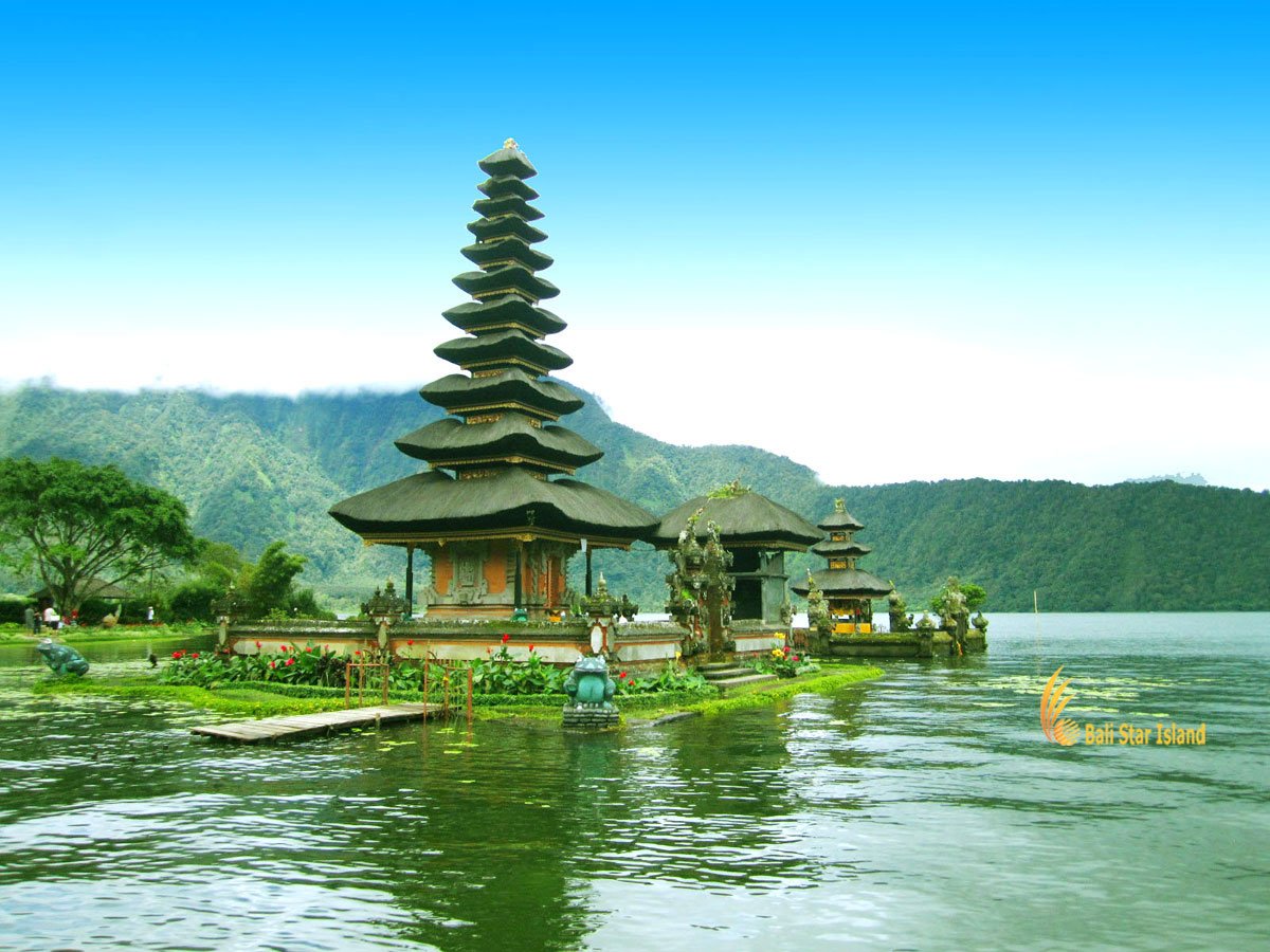 Ulundanu Temple - Bali Temple Lake