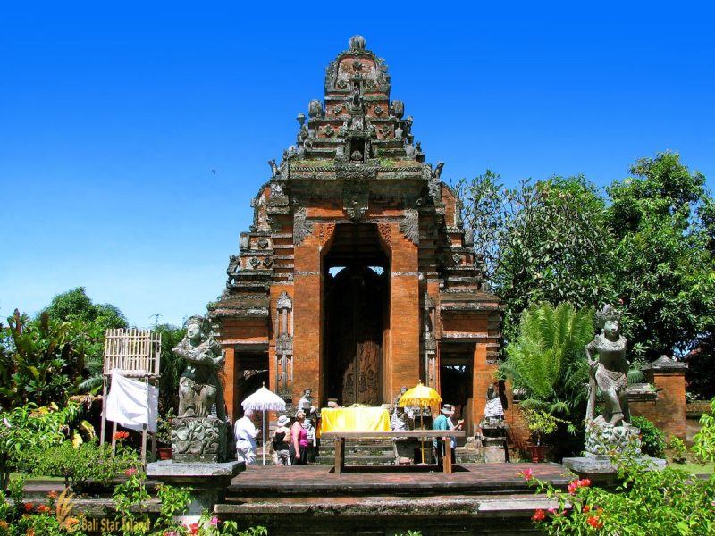 kerta gosa, klungkung, bali, klungkung bali, royal, court, bali royal court, places, places of interest, entrance, gateway