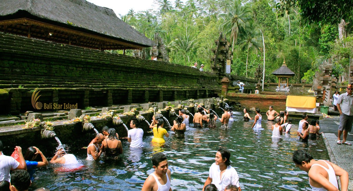 Tampak Siring The Holy Water temple
