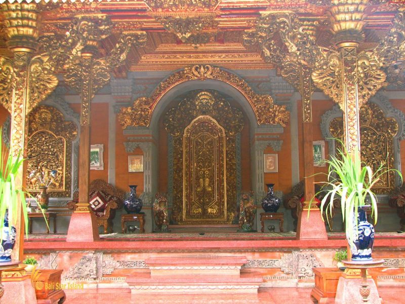 balinese, decorations, ubud, bali, palace, ubud palace, puri saren, tourists, destinations, tourist destinations, uniqueness