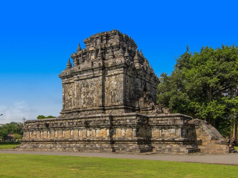 java tour packages, mendut, temples, buddhist, buddha, central java, indonesia, yogyakarta, places of interest, yogyakarta places of interest, places to visit, yogyakarta places to visit, mendut temple, buddhist temples