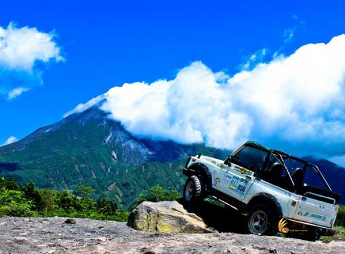 Borobudur tour Jeep adventure kaliadem borobudur merapi solo tour