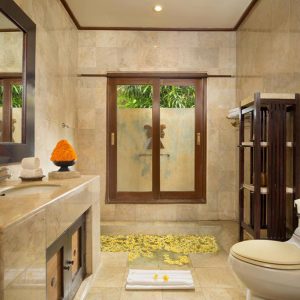 barong,barong resort,barong resort and spa, barong resort bathroom superior bungalow