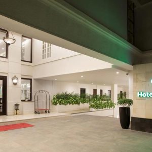 hotel santika, bali hotel, seminyak hotel, hotel santika seminyak, santika seminyak hotel entrance