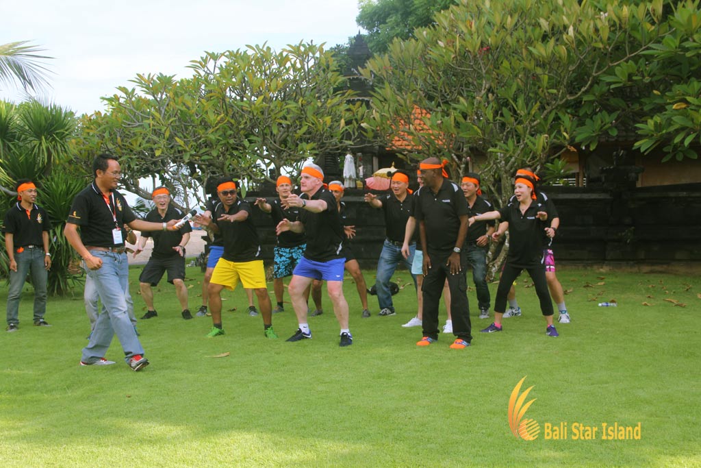 grouping session group cheer garden team building bali garden team building