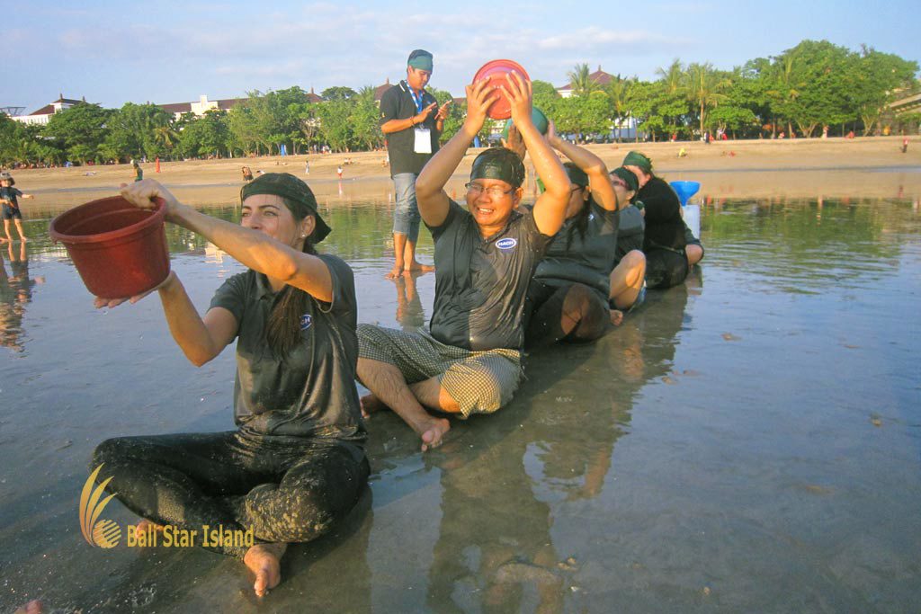 save holy water, save holy water game, beach team building, bali beach team building, fun games
