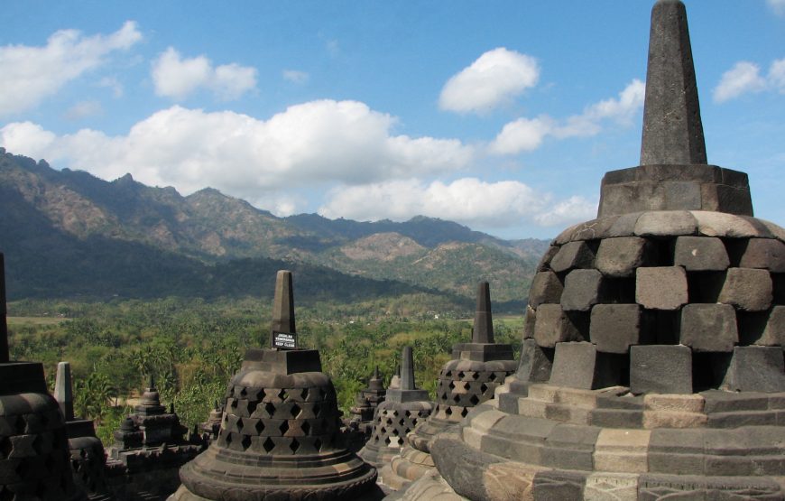 Bali Borobudur Sunrise Tour – 1 Night 2-days Program (YOG.03)