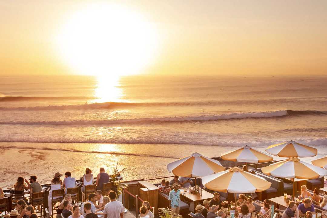 Cliffside Beach Club Bali, Bali clifftop nightlife,Beach club in Uluwatu, single fin, klive beach club