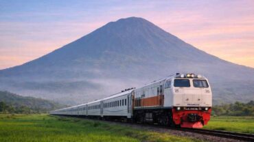 Train travel in Java, Java railway journey, Things to do in Java, Travel beyond Bali