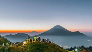 Dieng Plateau, Things to Do in Dieng, Best Time to Visit Dieng, Embun Upas, Dieng travel guide, Dieng tourist attractions, Dieng Temple Complex, Central Java travel, bali star island