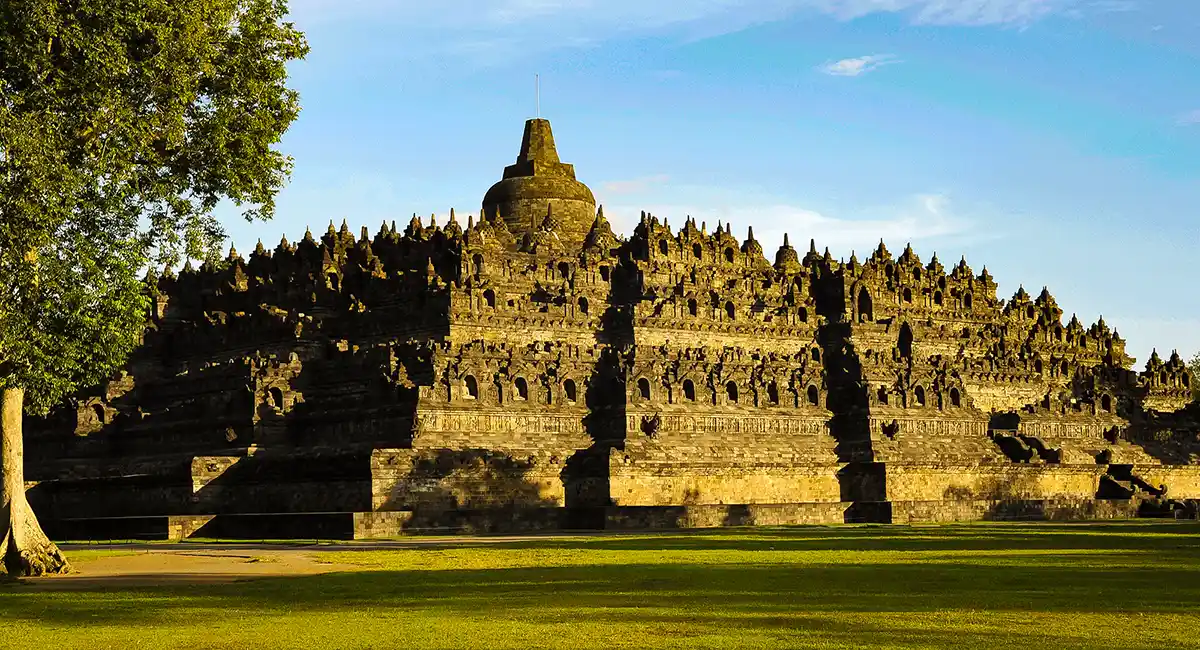 Full architectural view of the grand stone monument of Borobudur Temple standing as Central Java's premier UNESCO destination.
