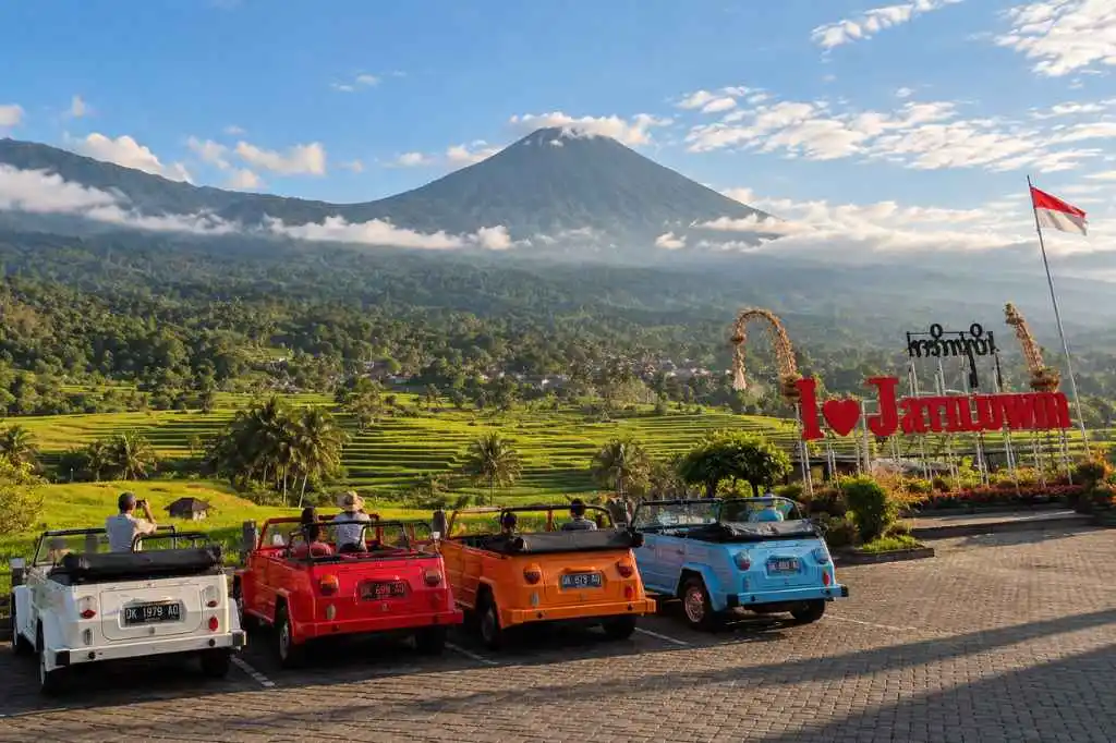 Jatiluwih VW Safari Tour with classic VW cars overlooking rice terraces and Mount Batukaru